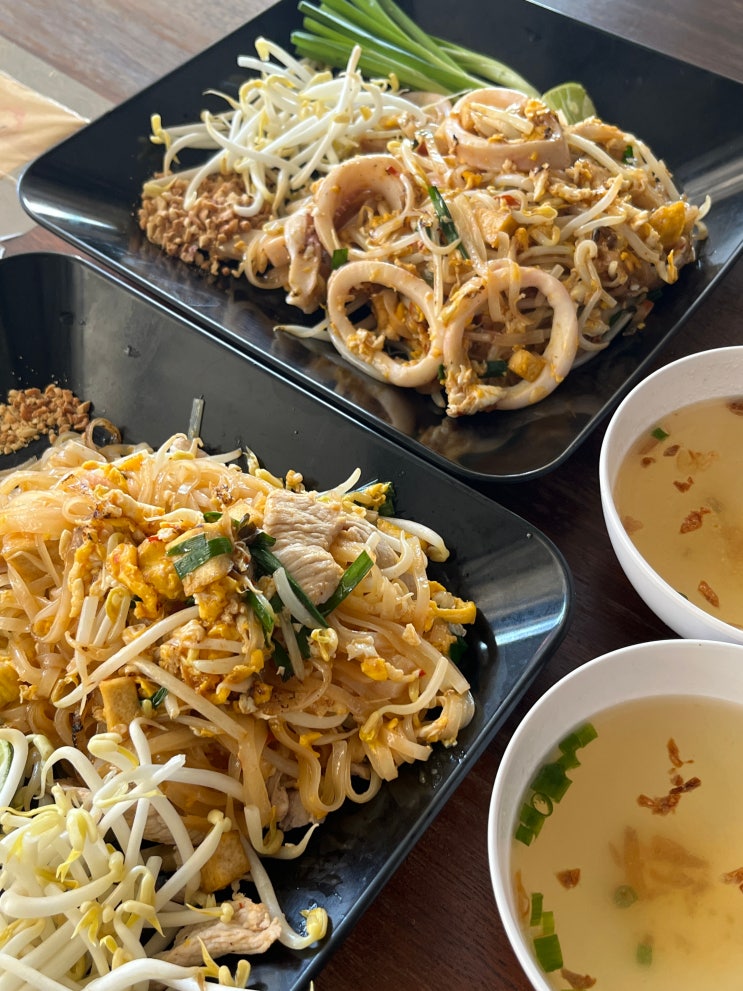  치앙마이 님만해민맛집 카오톰밧디아오 팟타이가 정말 맛있는 님만맛집 ข้าวต้มบาทเดียว