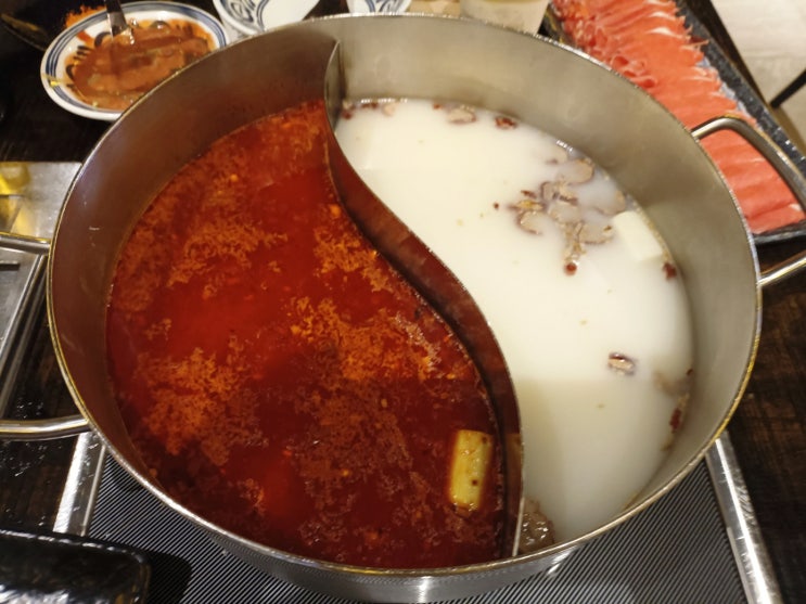  수지 맛집 미가훠궈양고기 고풍스러운 인테리어 양꼬치 꿔바로우 지삼선