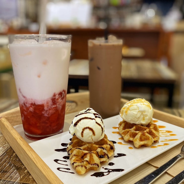  반려동물 동반 가능한 일산라페스타카페 디저트 맛집 정발산역카페 111호