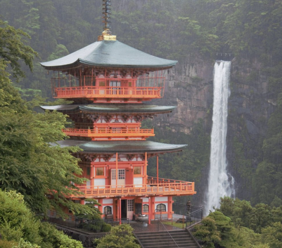 아름다운 풍경, 고대의 랜드마크, 고요한 분위기로 압도하는 일본 여행지 와카야마 베스트 리스트