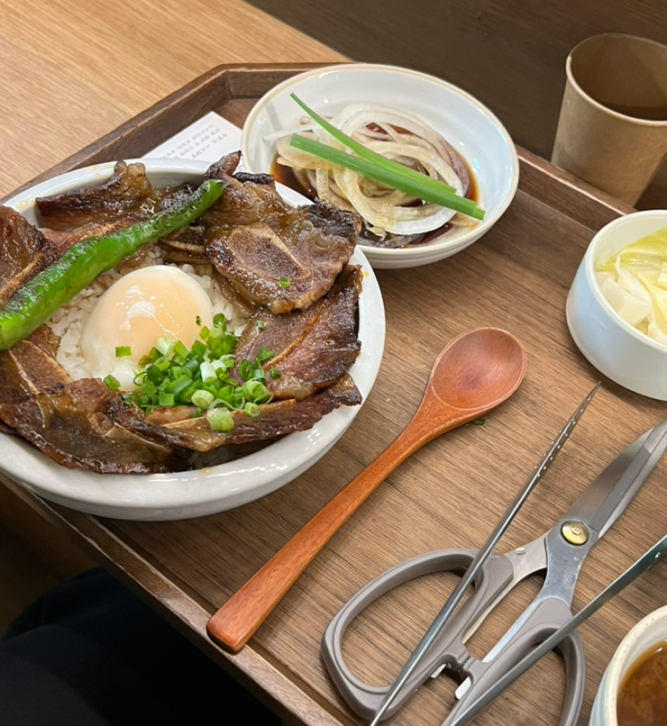  부천역 꽈리식당이 온심재로 바뀌었다. 조용히 맛있는 식사가 가능한 온심재