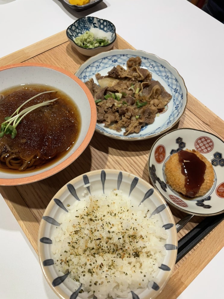  부산 북구 화명동 간단하게 한끼먹기 좋은 규동맛집 "동경규동"