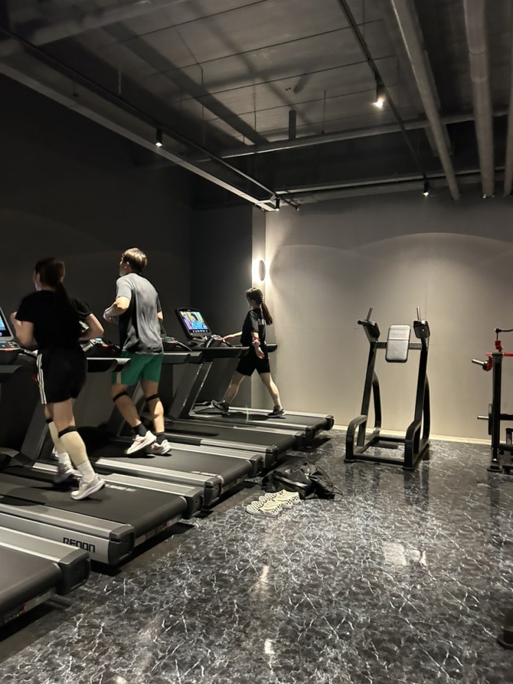  건강한 다이어트는 울산 야음동  24시간 헬스장 비무브짐에서 해요