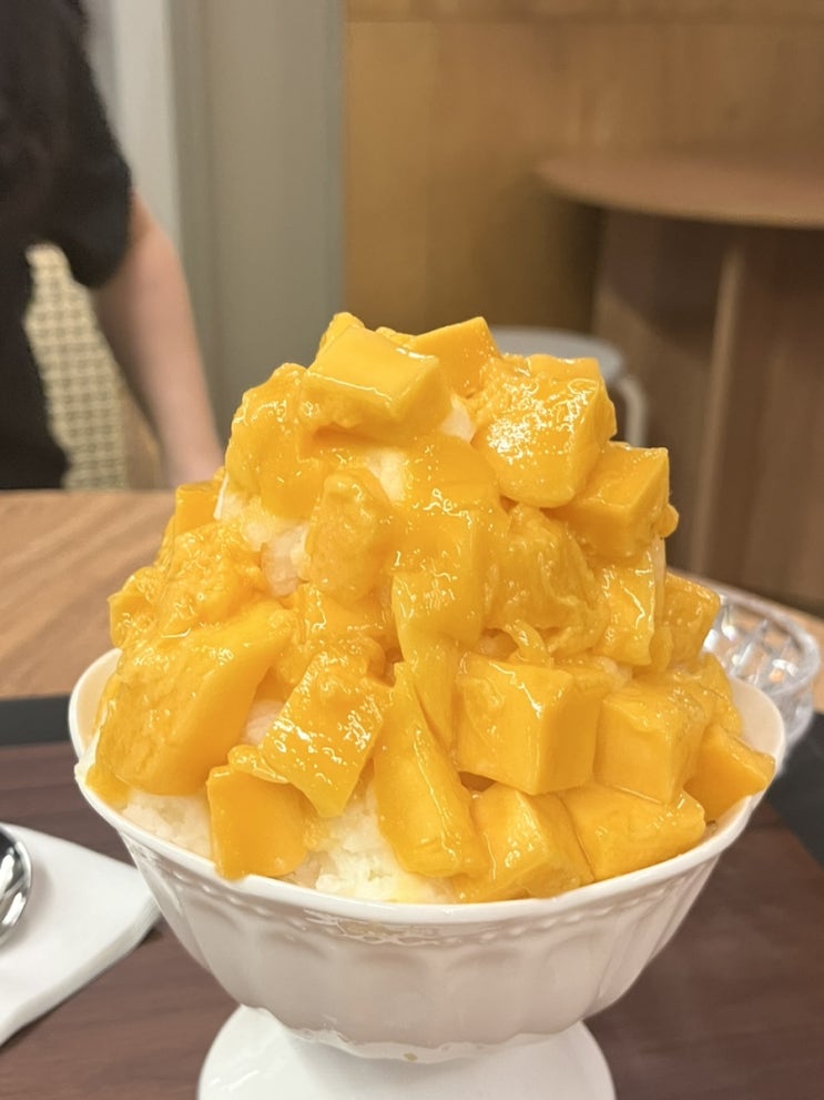  봉선동 | 새벽까지 하는 생과일빙수 맛집 2층 카페 '화채업자' (좌석, 메뉴판) 내돈내산!