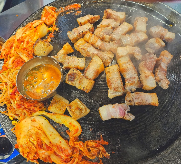  [선릉역 신상 고깃집] 군침 싹도는 솥뚜껑 삼겹살이 있는 "동두천솥뚜껑삼겹살"