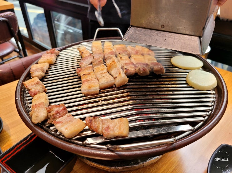  압구정로데오 고기집 우돈청 깔끔했던 삼겹살 맛집