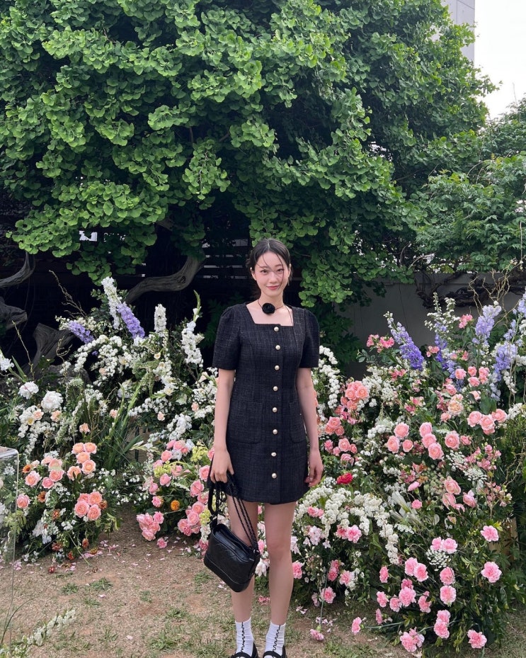 나인뮤지스 출신 경리, 변함없는 여신 비주얼...우아한 드레스 자태 완전체 8인 나인뮤지스 출신 경리, 변함없는 여신 비주얼...우아한 드레스 자태 완전체 8인