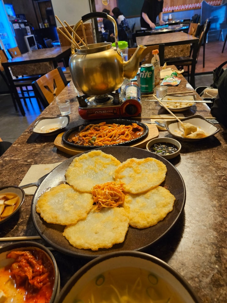  권선동 뒷골목 전집&계발구역 / 두 가게가 하나라고?