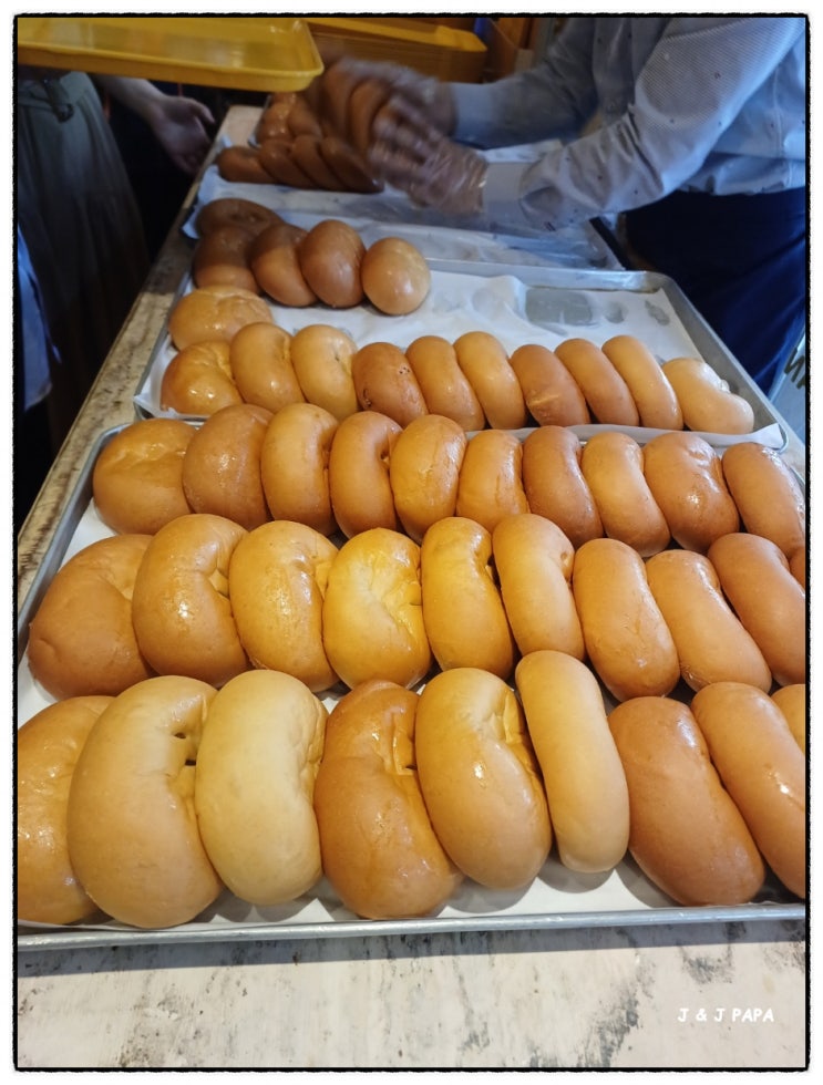 군산 이성당 본점 신관 카페 단팥빵 야채빵 군산명물 빵집 군산 이성당 본점 신관 카페 단팥빵 야채빵 군산명물 빵집