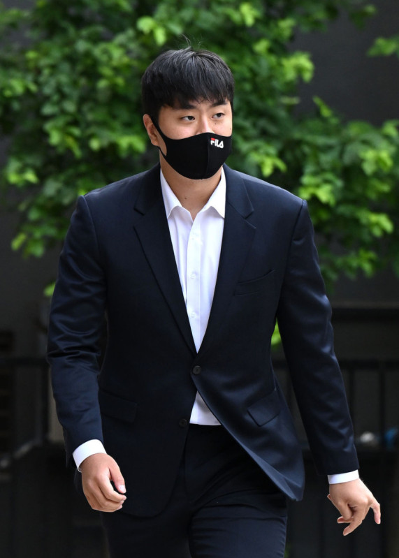 학폭 논란 <b>두산</b>베어스 <b>이영하 무죄</b> 선고 <b>두산</b>과 1억 2000만 원... 