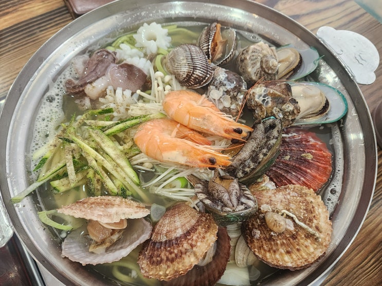  철수네뽕잎칼국수, 스페셜해물뽕잎칼국수