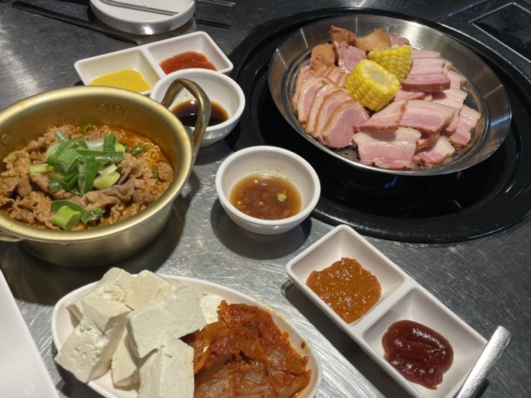  사당역 회식 '강고집' = 훈제오리가 이렇게 맛있다뇨! 두부김치 무한리필까지