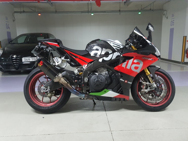  RSV4 RF 2018 - 아크라포빅 머플러 행거 변경