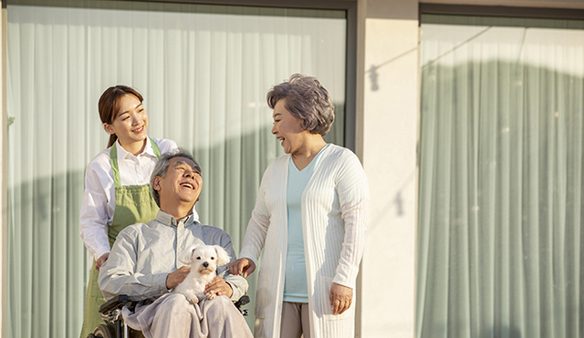 치매로 보험금 못 받을까 걱정된다면 ‘대리청구인’ 미리 지정