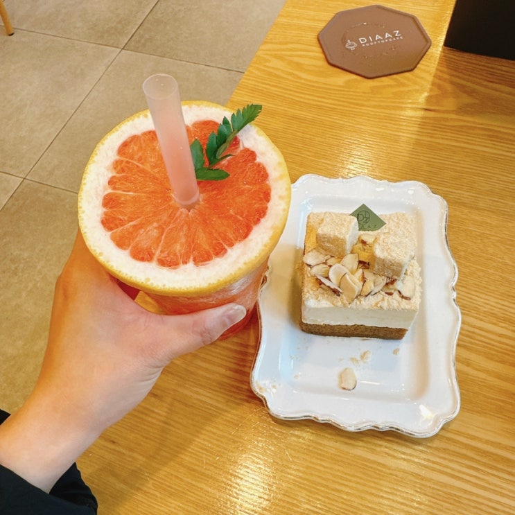  나혜석거리카페 ㅣ 인계동 케이크 맛집!