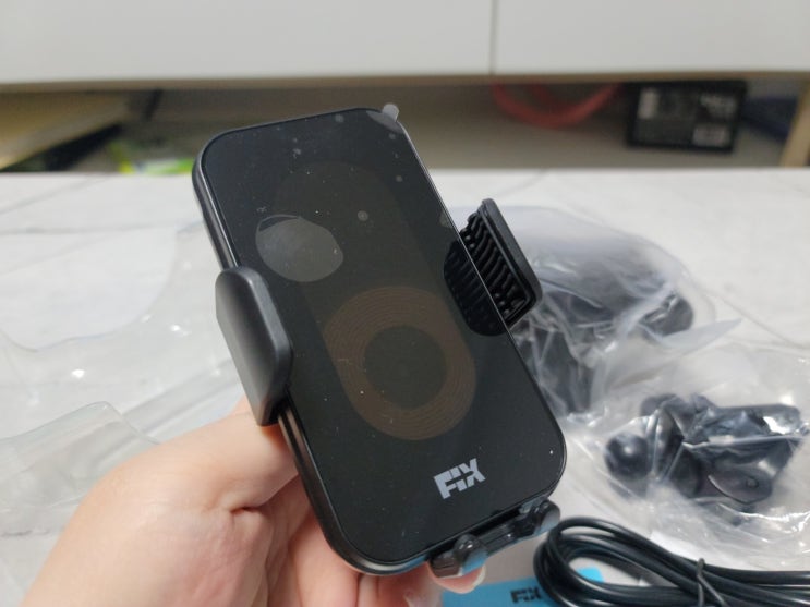  차량용핸드폰거치대 추천 흔들리지 않는 편안함 픽스 XM-704 찐사용후기