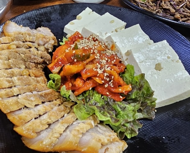  언덕마루 가평잣두부집, 부담없는 보리밥 정식과 잣 맛나는 순두부의 깜끔한 맛 기억