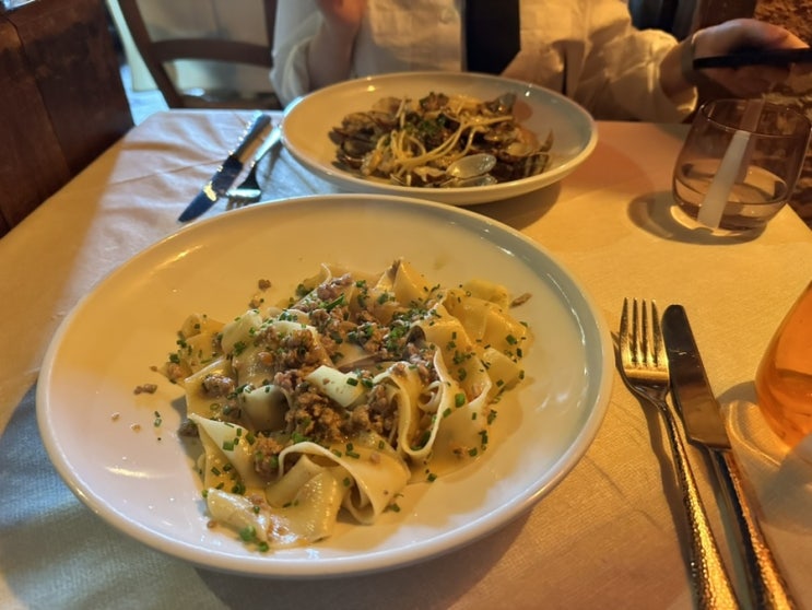  [베네치아 맛집] 리알토 다리 가는길에 만난 엔틱한 봉골레 파스타 로컬 맛집 Taverna al Remer (feat.알베르토 추천맛집)