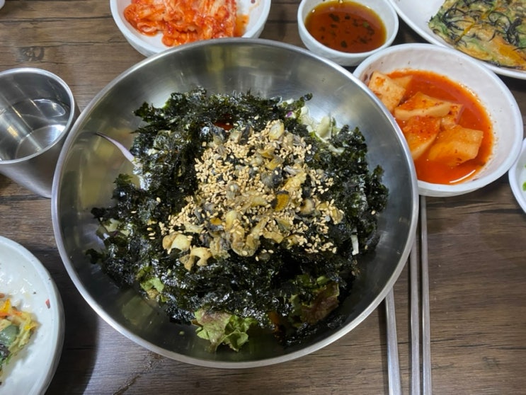  제주도 성산일출봉 맛집 : 고궁보말손칼국수 비빔국수+우도땅콩막걸리