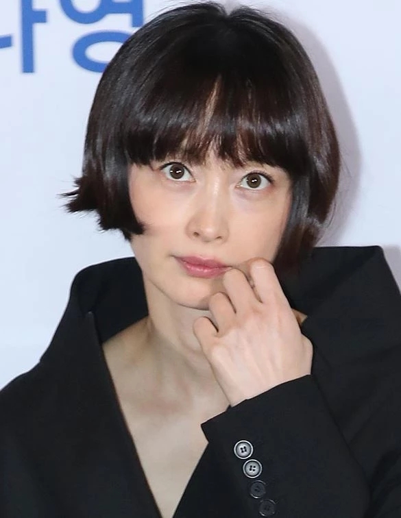 '박하경 여행기'로 돌아온 배우 이나영, 원빈 근황 묻자 이나영 대답 "그걸 왜 나한테 묻냐?" '박하경 여행기'로 돌아온 배우 이나영, 원빈 근황 묻자 이나영 대답 "그걸 왜 나한테 묻냐?"