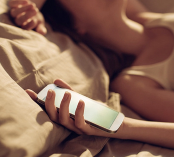  블루라이트 세포노화 색소침착의 원인