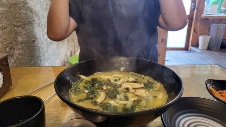  제주보말칼국수: 제주공항 근처 아침식사 추천. 국물이 진짜로 진해요~