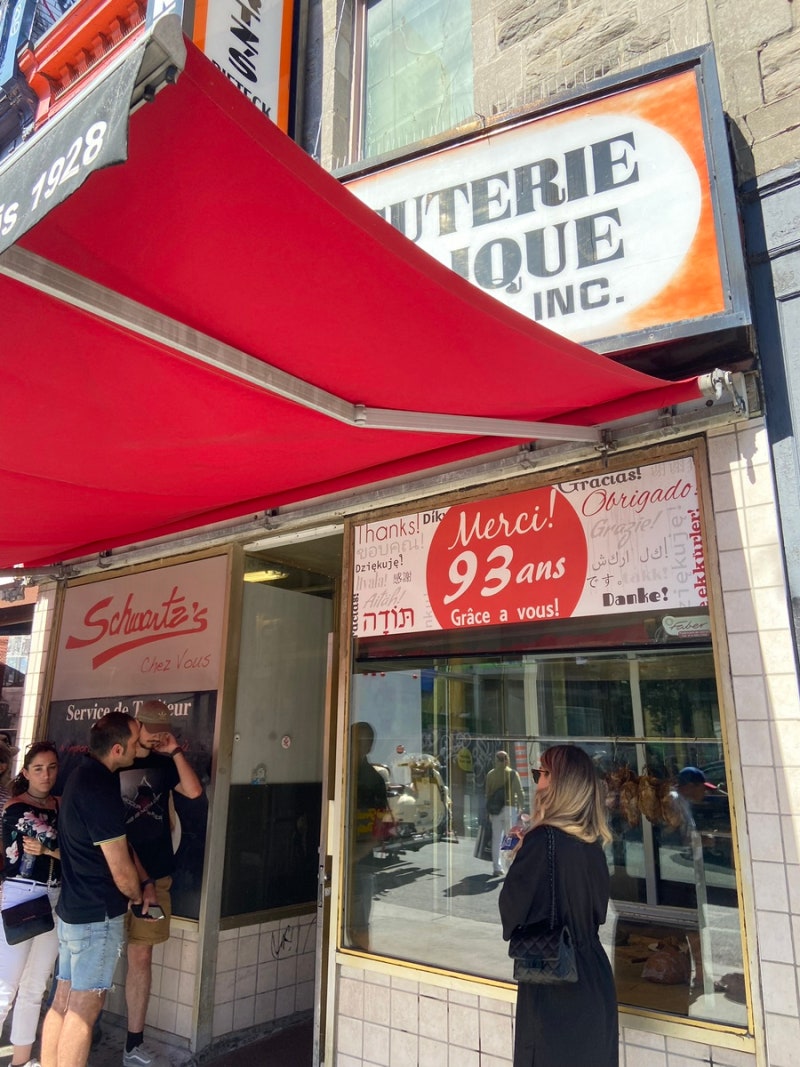 smoked-meat-schwartz-s-deli