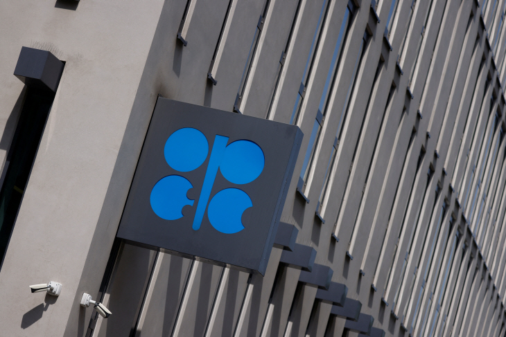 OPEC+ 정례회의 코앞…"100만 배럴 추가감산 논의" OPEC+ 정례회의 코앞…"100만 배럴 추가감산 논의"
