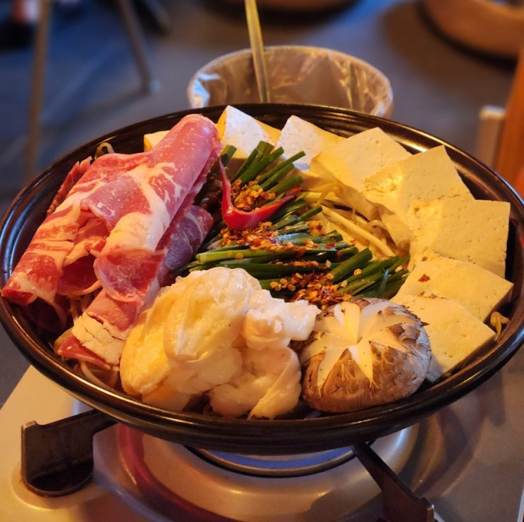 강남역 맛집 라스트춘선 | 한우 모츠나베, 묵은지 참치말이