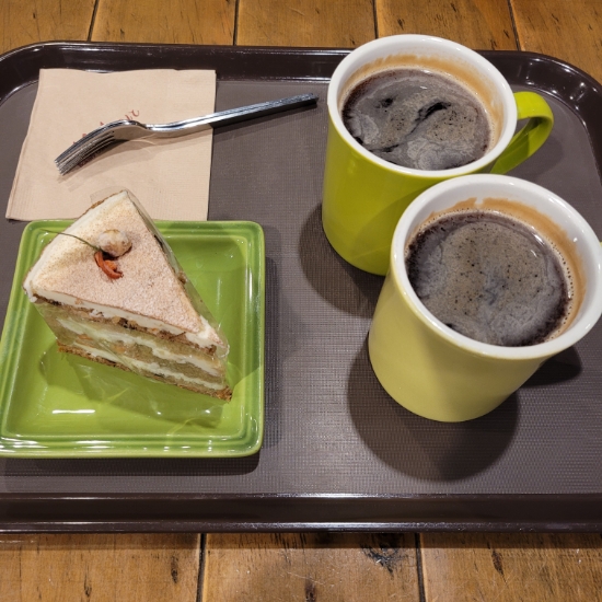  더체어 도곡 베이커리카페 당근케이크 아메리카노 양재 도곡 매봉 양재천 맛있는 2층 카페