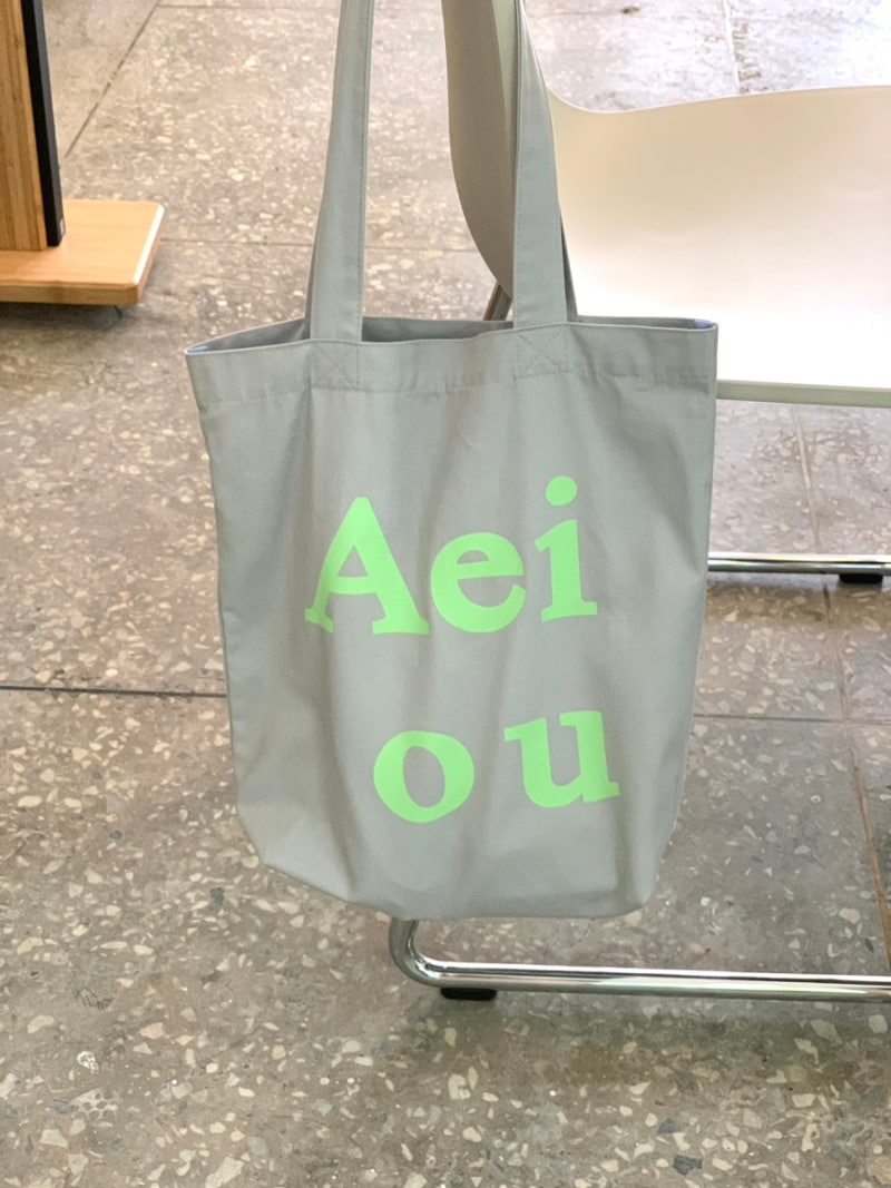 BUY 12 : 아에이오우 에코백 / Aeiou Logo Bag City Melon + Chocolate
