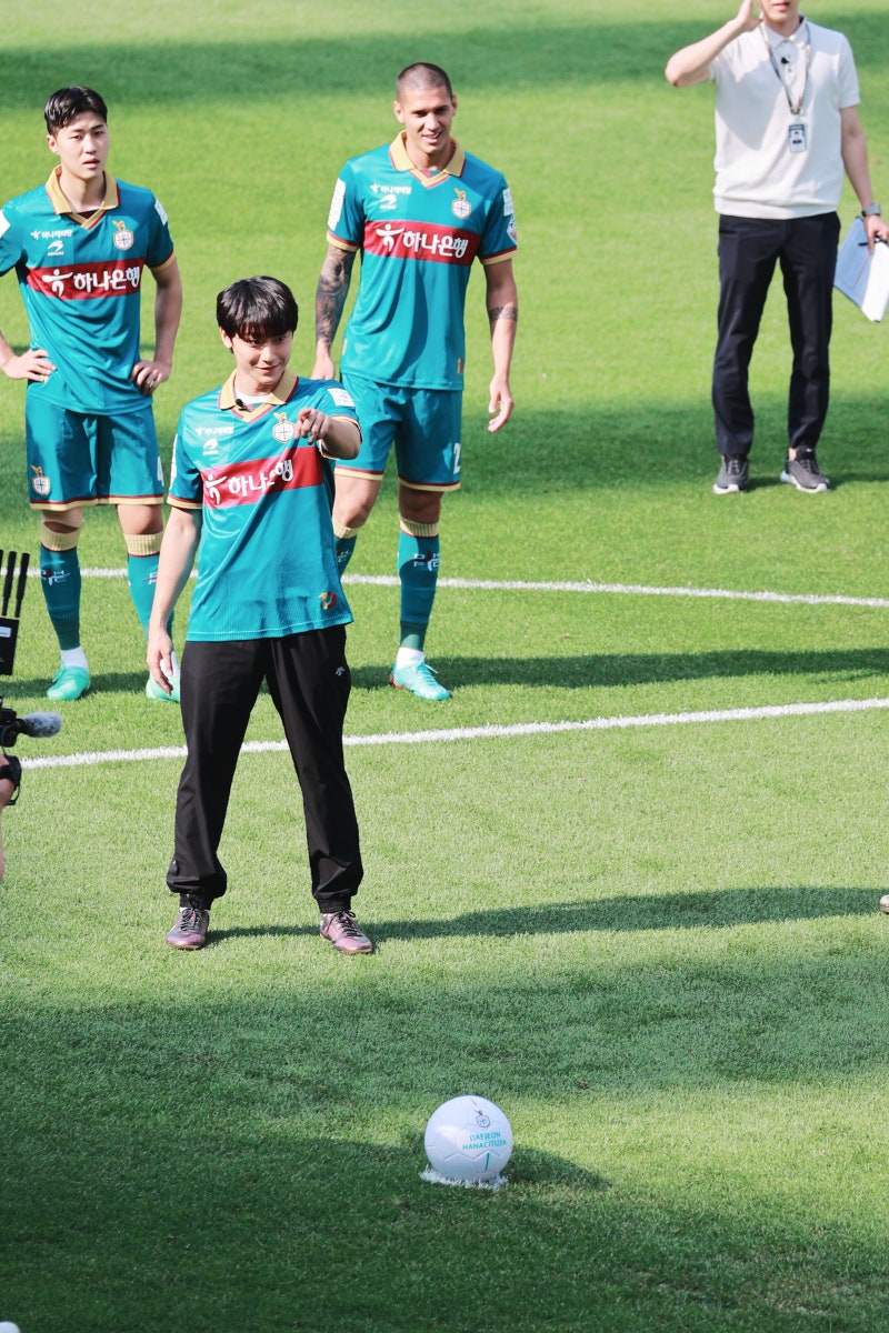 MOON1127.JPG?type=w800