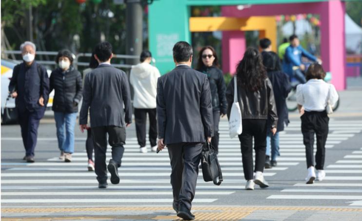 '직장 내 괴롭힘’ 금지해도…'마음의 병' 산재 두배나 늘었다 '직장 내 괴롭힘’ 금지해도…'마음의 병' 산재 두배나 늘었다