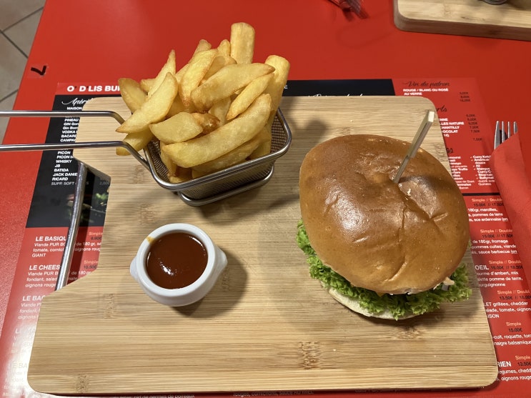 벨기에 디낭 수제 버거 맛집 - O' D'LIS Burger's bar 벨기에 디낭 수제 버거 맛집 - O' D'LIS Burger's bar