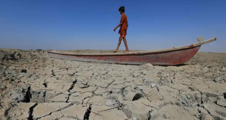 가뭄으로 피해를 입은 남부의 물 위기를 악화시킨 이라크의 석유 붐
