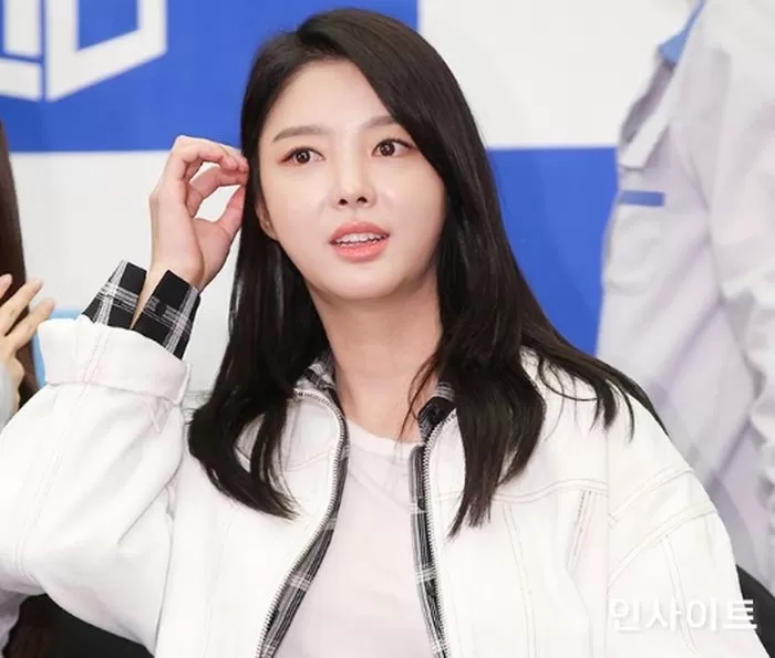 "10개월 쉴 것" 엄현경, 과거 박명수 라디오방송 중 '차서원과 혼전 임신' 힌트 줬다 "10개월 쉴 것" 엄현경, 과거 박명수 라디오방송 중 '차서원과 혼전 임신' 힌트 줬다