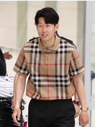  손흥민 공항패션 버버리 셔츠 정보