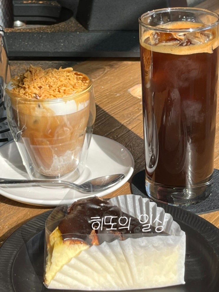  채광 여유 가득한 나만 알고 싶은 카페 / 동명동디엑스커피 / DX COFFEE / 디엑스커피 / 동명동 카페