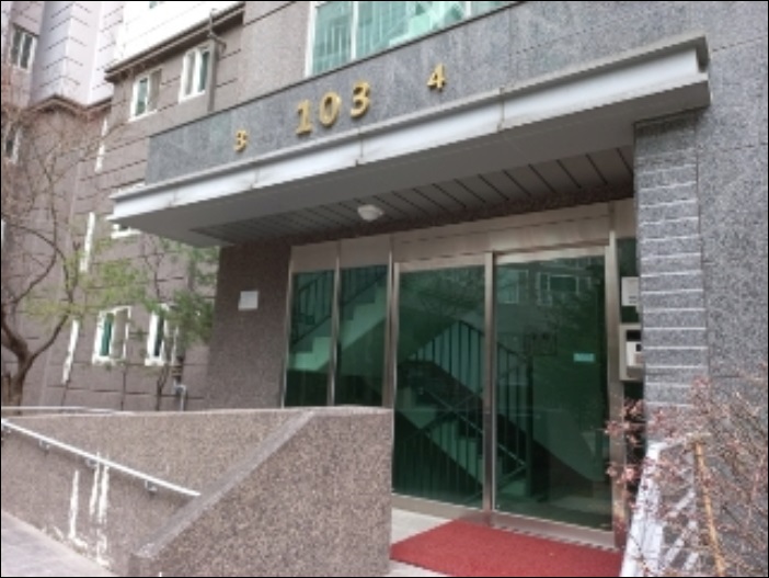  서울아파트경매 은평구 역촌동 역촌센트레빌 44평 64% 7억
