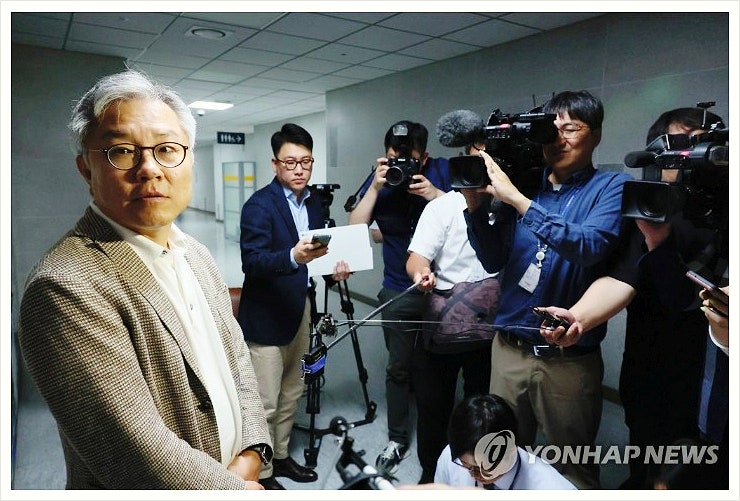 최강욱 프로필 짤짤이 권불오년 화무십일홍