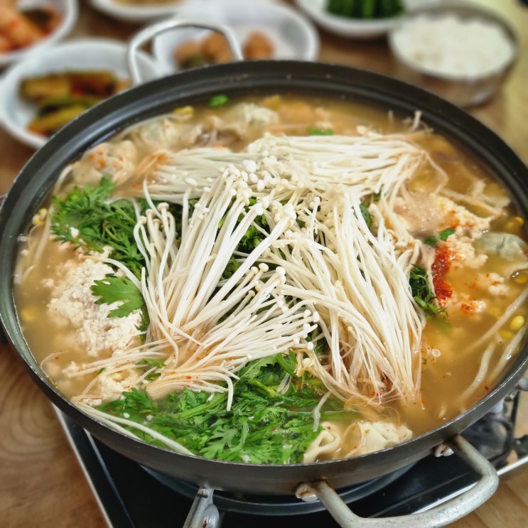 [속초여행 2편] 속초 맛집 - 전골부터 반찬까지 맛있는 초당순두부!