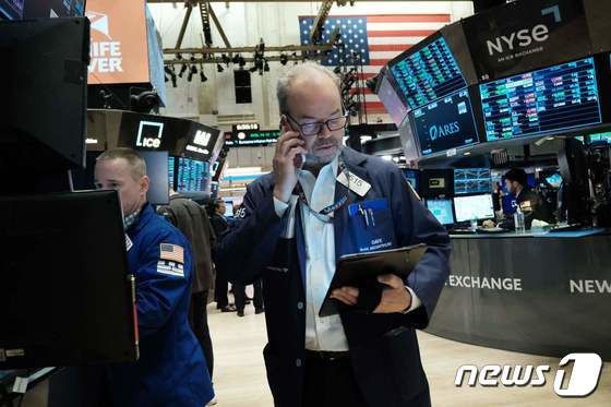 거시지표 둔화, 미증시 일제 하락…다우 0.59%↓ 거시지표 둔화, 미증시 일제 하락…다우 0.59%↓