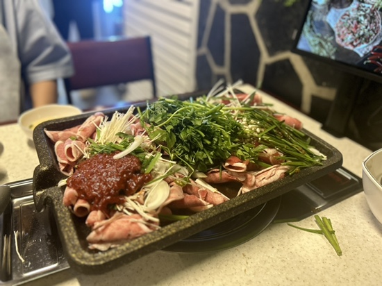  미나리밭오리사냥 강남역점 -  강남 맛집 오리고기 저녁 한식