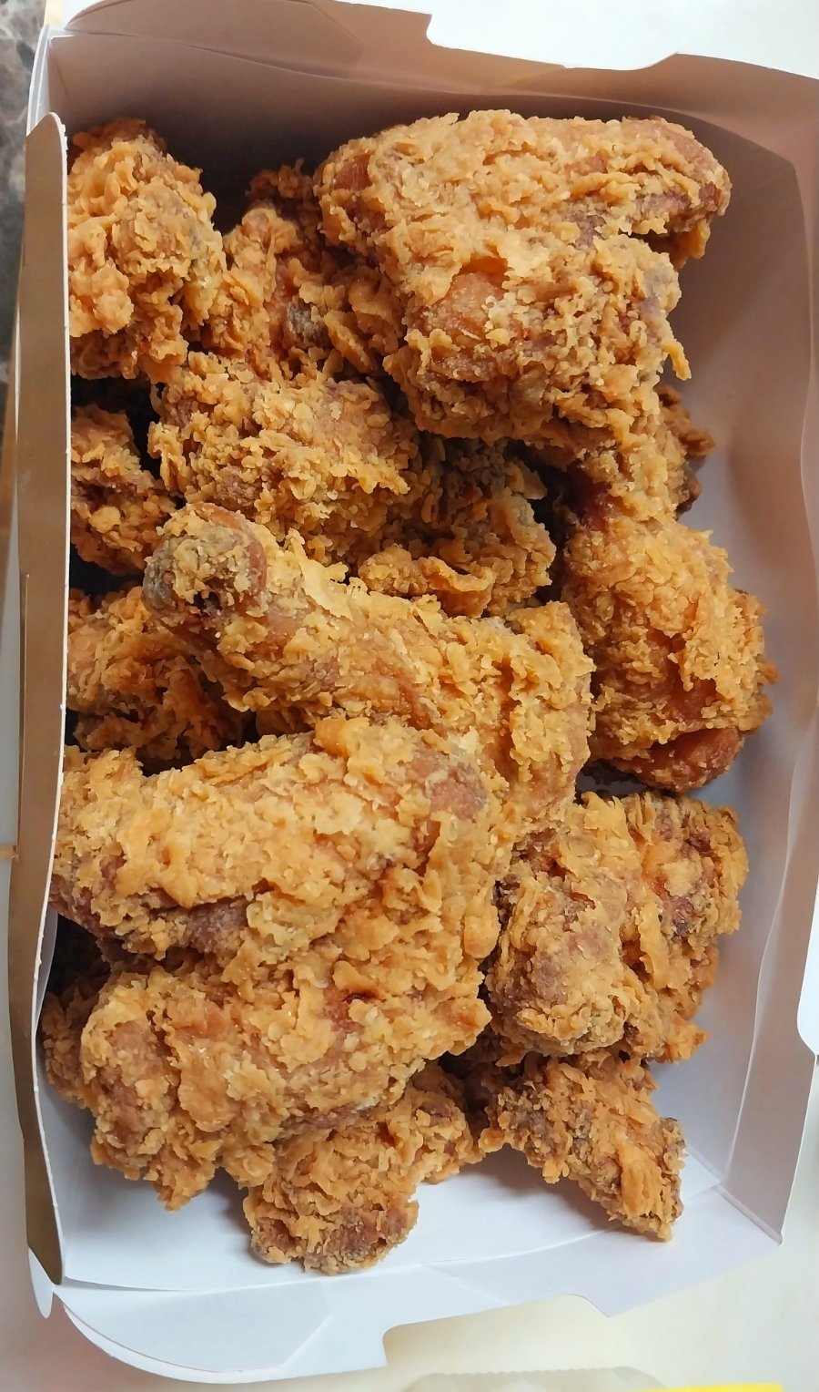 BHCchikin Gyeongsanjungsansawoljeom photo 4