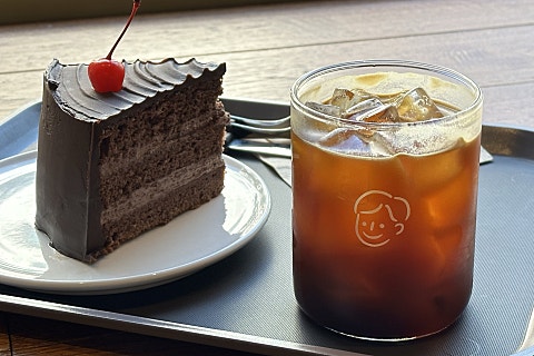 카페더유월 이미지