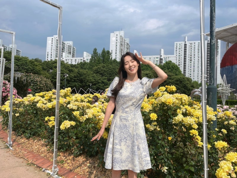 아옳이 쇼핑몰 로아르, Loar 여름 신상 블루 오르골 원피스 내돈내산 후기