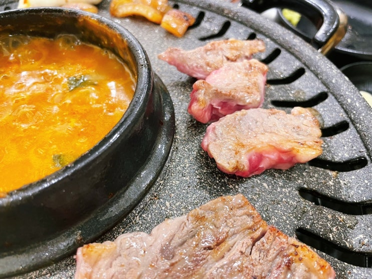  (신월동/가성비맛집) 육회랑 껍데기가 무료! 신월동고기집 해바라기정육식당 ! 된장찌개 무제한!~