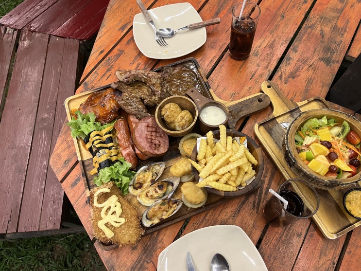  치앙마이 핑강뷰 스테이크맛집 여럿이가기 좋을 치앙마이맛집 700치앙마이스테이크 สเต็กถาด 700 เชียงใหม่ 트레이스테이크700치앙마이