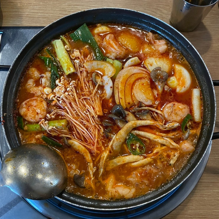  [논현] 이층집 : 국물이 끝내주는 곱도리탕 논현 맛집