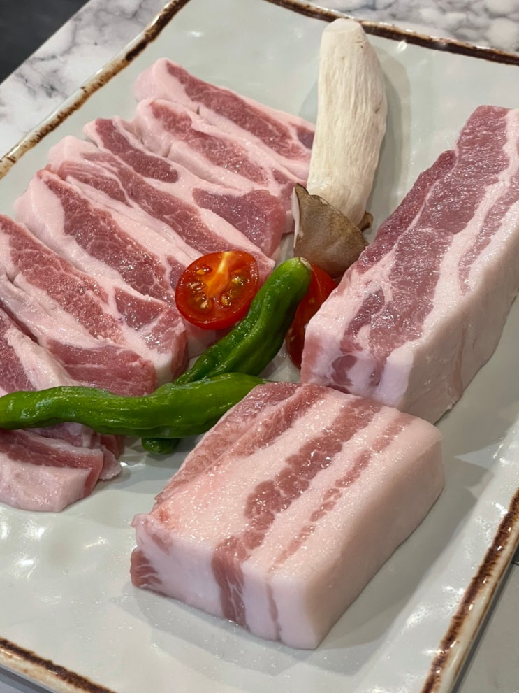 수영역맛집 고기 가장 맛있게 구워주는 육미돈